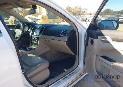 2013 Chrysler 300 Motown from USA, damaged, VIN 2C3CCAAG9DH577637